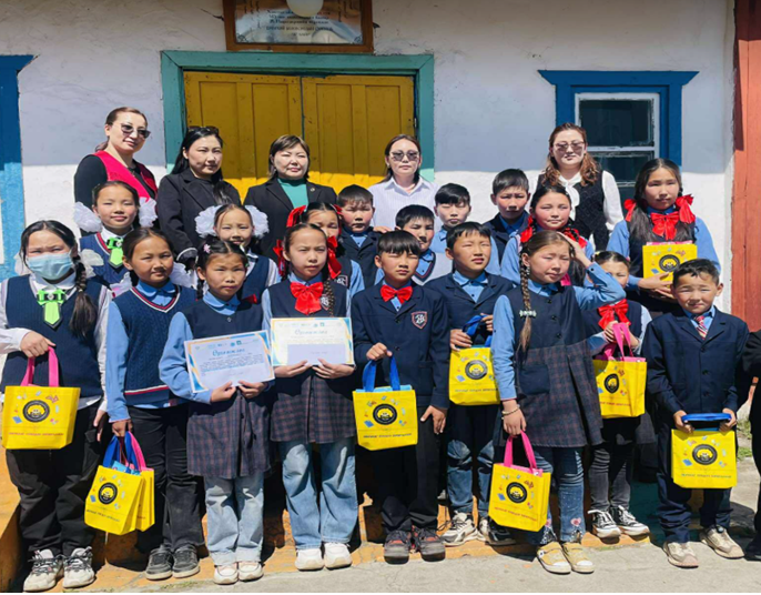 Уралдааны оролцогчид